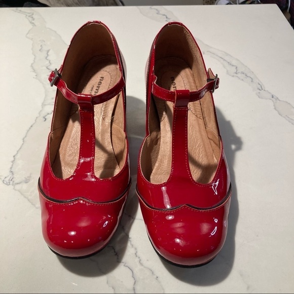 NEMONIC Sz 40 Red Patent Chevron Pattern 2” Heel Made in Spain Mary Jane Shoes - Picture 4 of 13